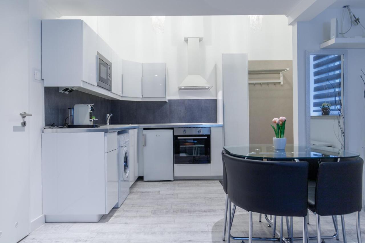 Sleek Minimalist Studio At Inner City Budapest Luaran gambar