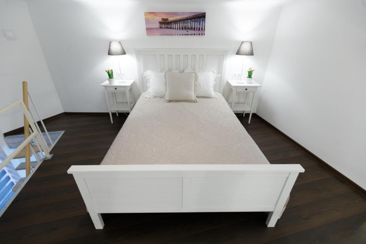 Sleek Minimalist Studio At Inner City Budapest Luaran gambar