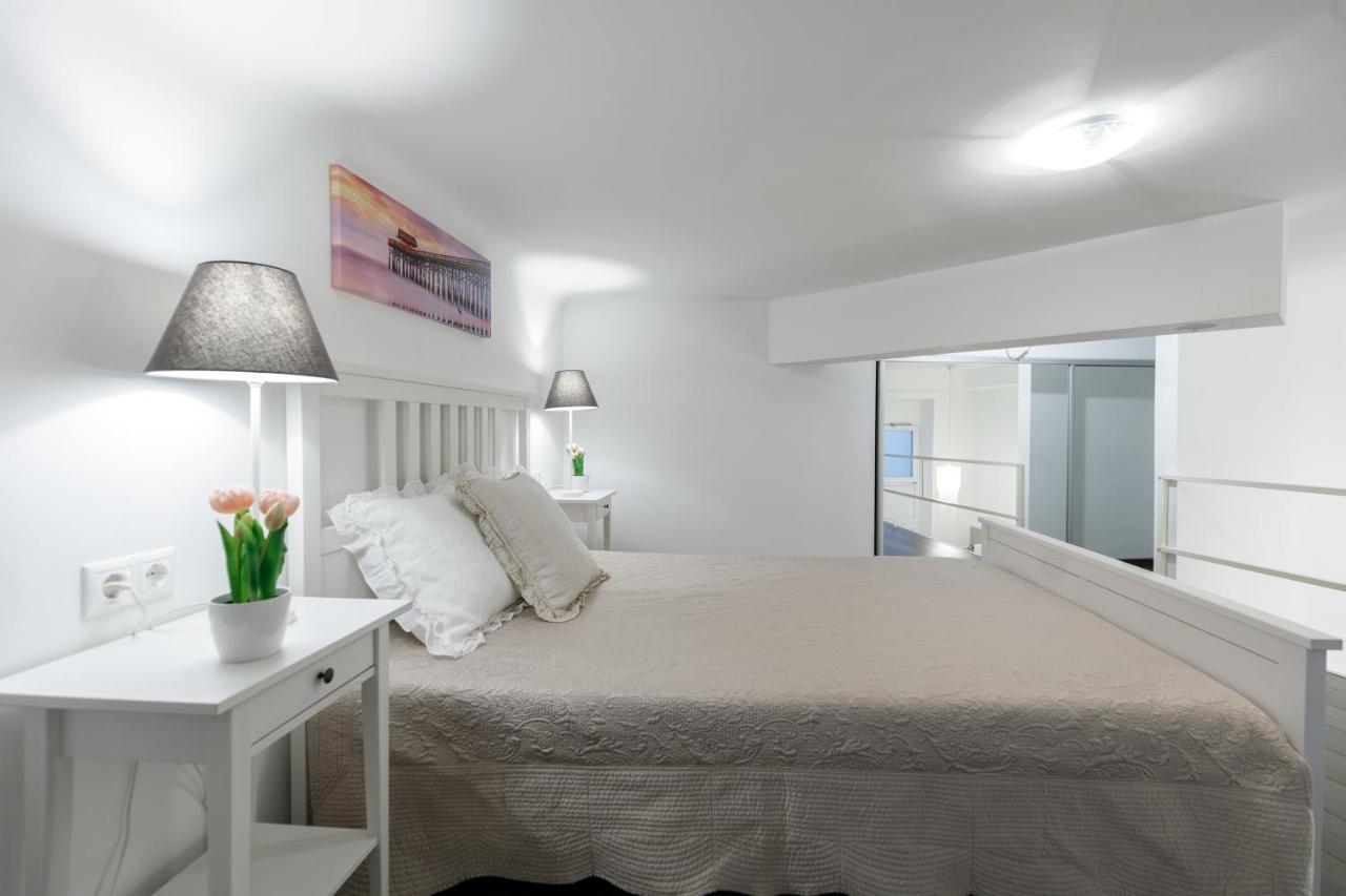 Sleek Minimalist Studio At Inner City Budapest Luaran gambar