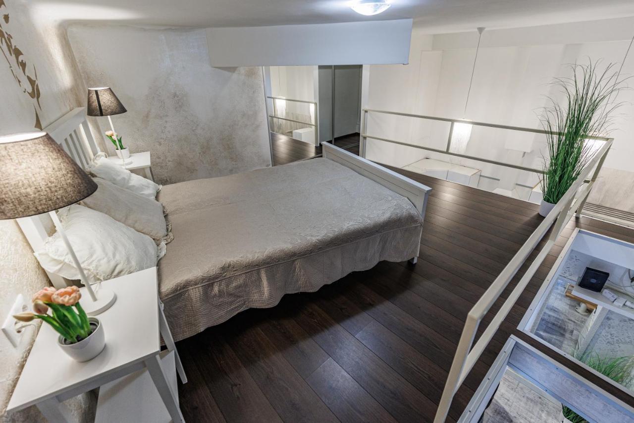 Sleek Minimalist Studio At Inner City Budapest Luaran gambar