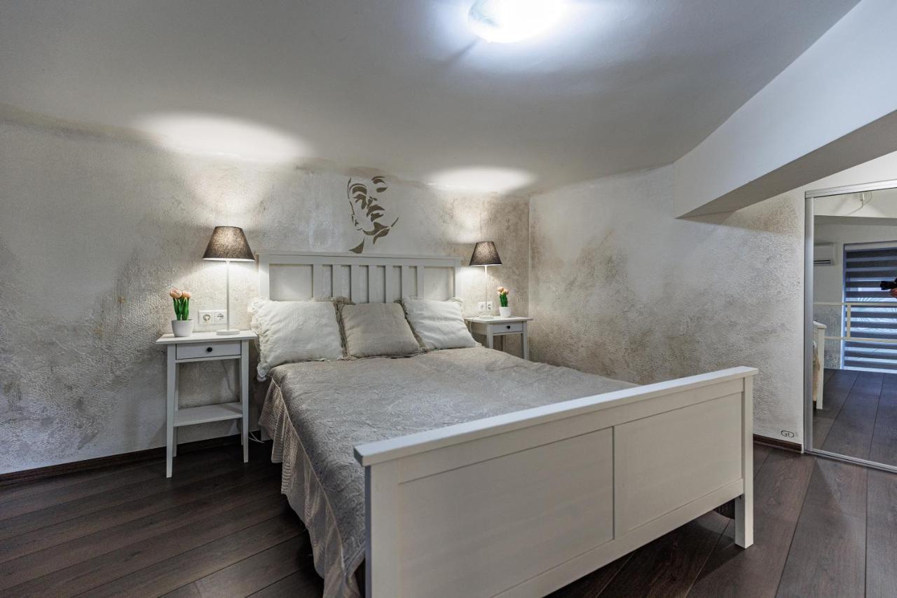 Sleek Minimalist Studio At Inner City Budapest Luaran gambar